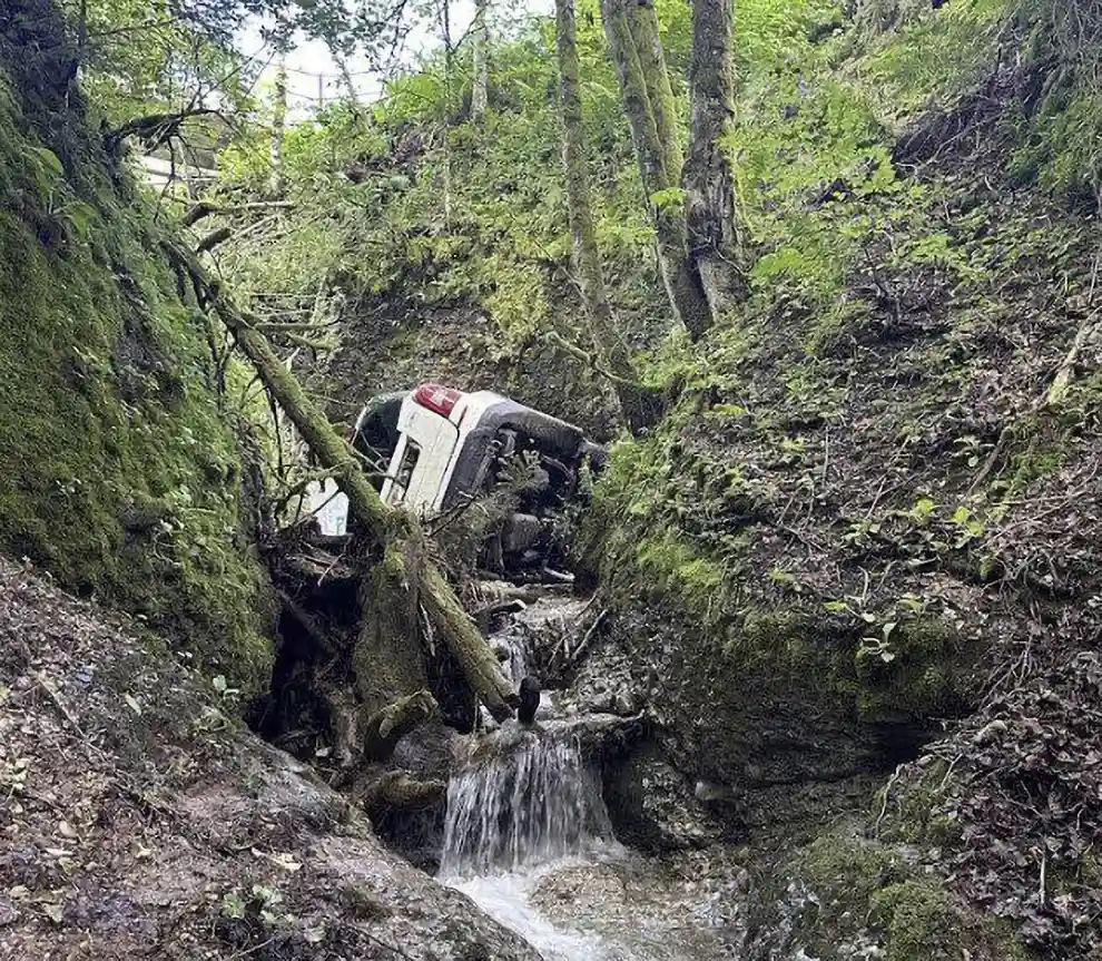 Auto weggerollt Auto weggerollt<br />