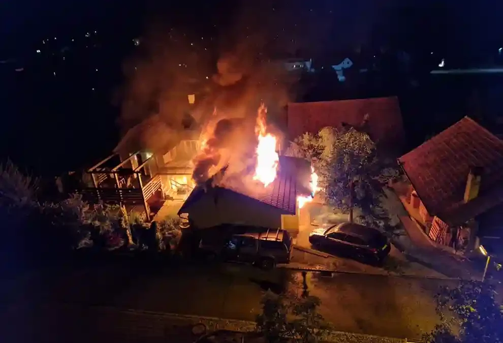 Endingen AG – Schopfbrand greift auf Einfamilienhaus über