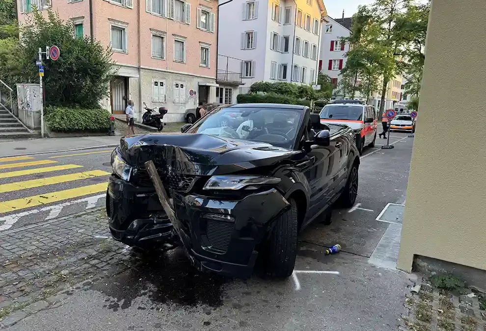 SG – Mann kollabiert nach Selbstunfall