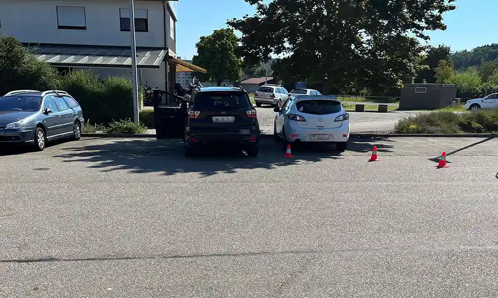 Niederuzwil – Unfall zwischen Auto, Fussgänger und Frau im Rollstuhl