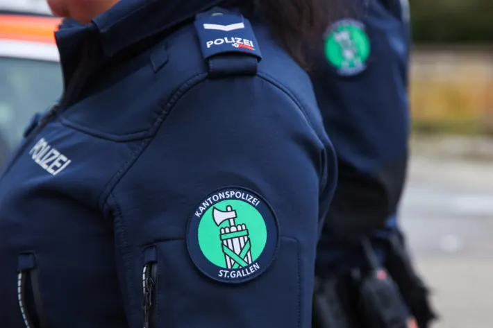 Wagen SG – Selbstunfall mit Lieferwagen – fahrunfähig