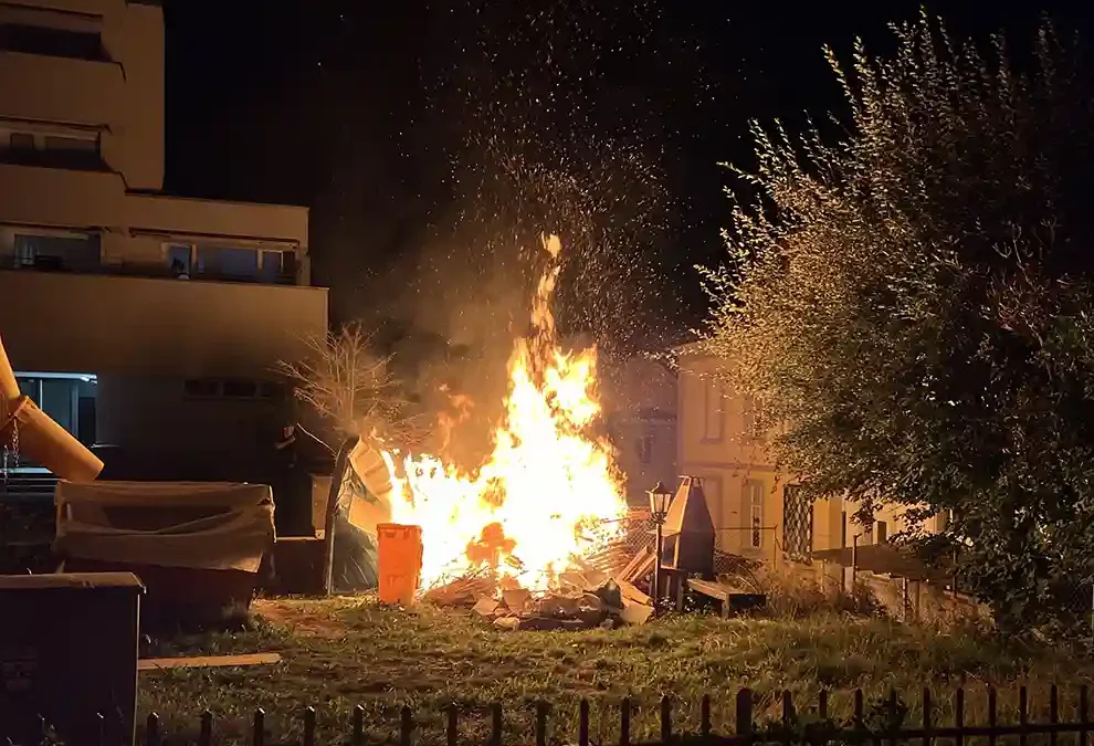 Stadt SG – Brand eines Holzhaufens