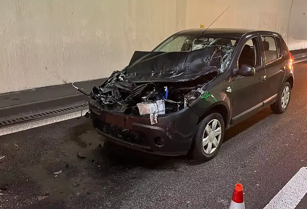 Ebikon  LU – Auffahrunfall in Autobahntunnel Rathausen