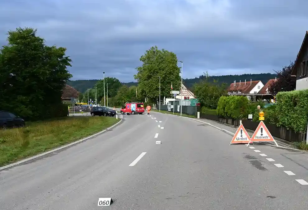 Riet ZH – Motorradfahrer bei Unfall schwer verletzt