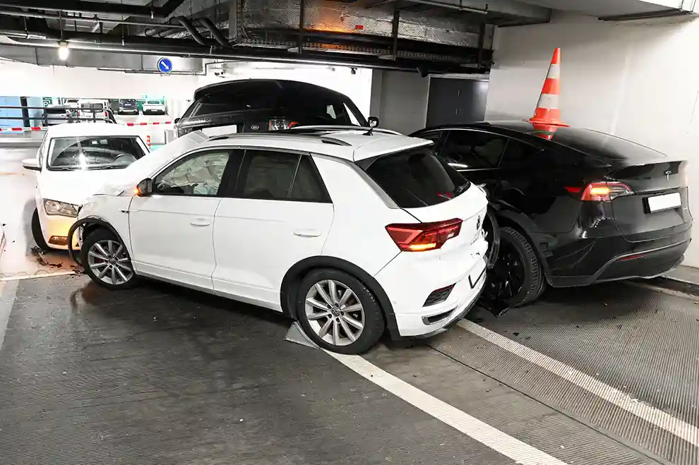 Luzern – Drei Verletzte bei Verkehrsunfall in Parkhaus