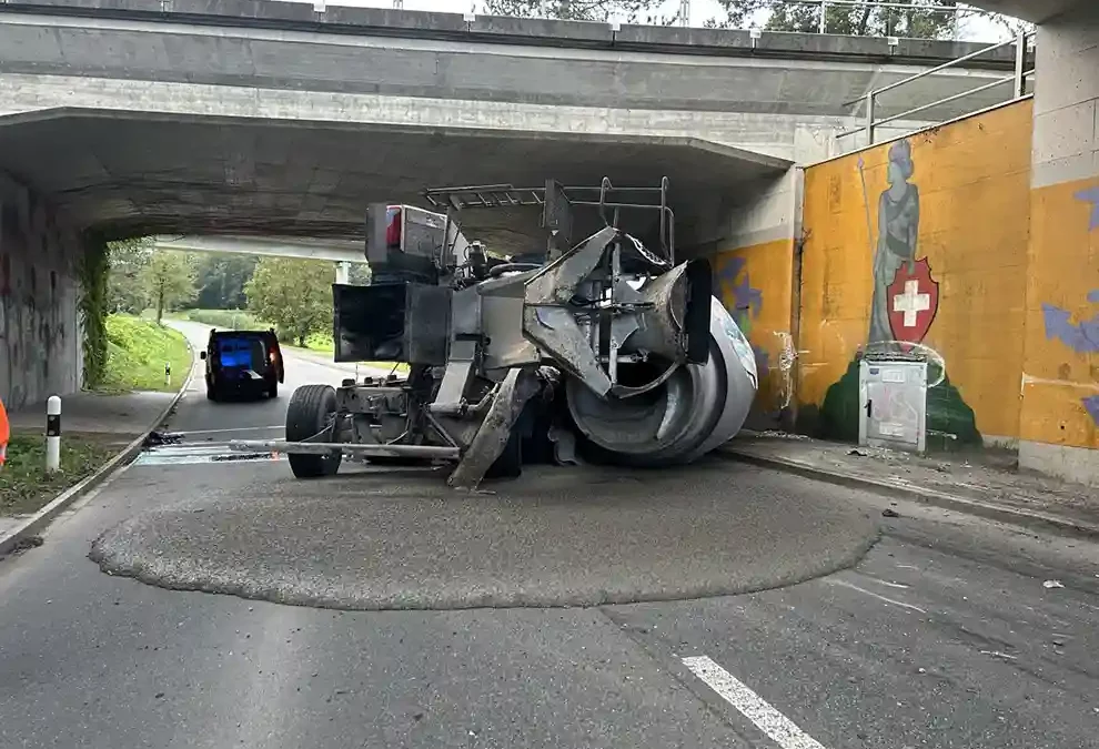 Kaisten AG – Selbstunfall mit Betonmischer