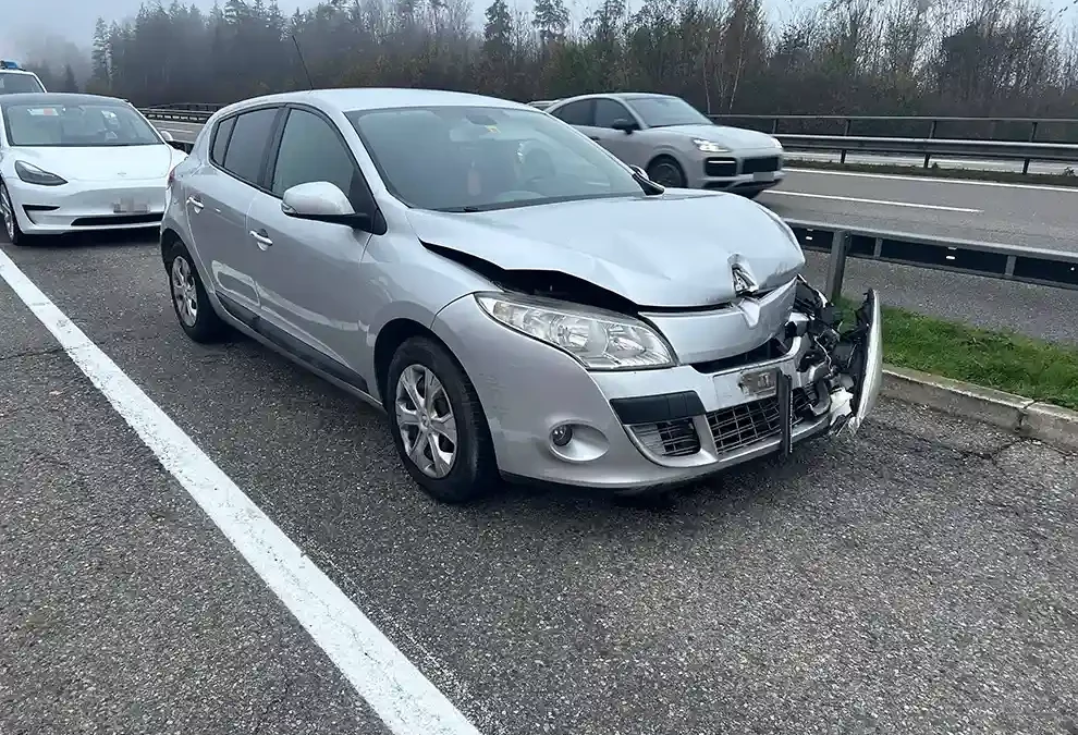 Züberwangen SG – Auffahrkollision zwischen zwei Autos