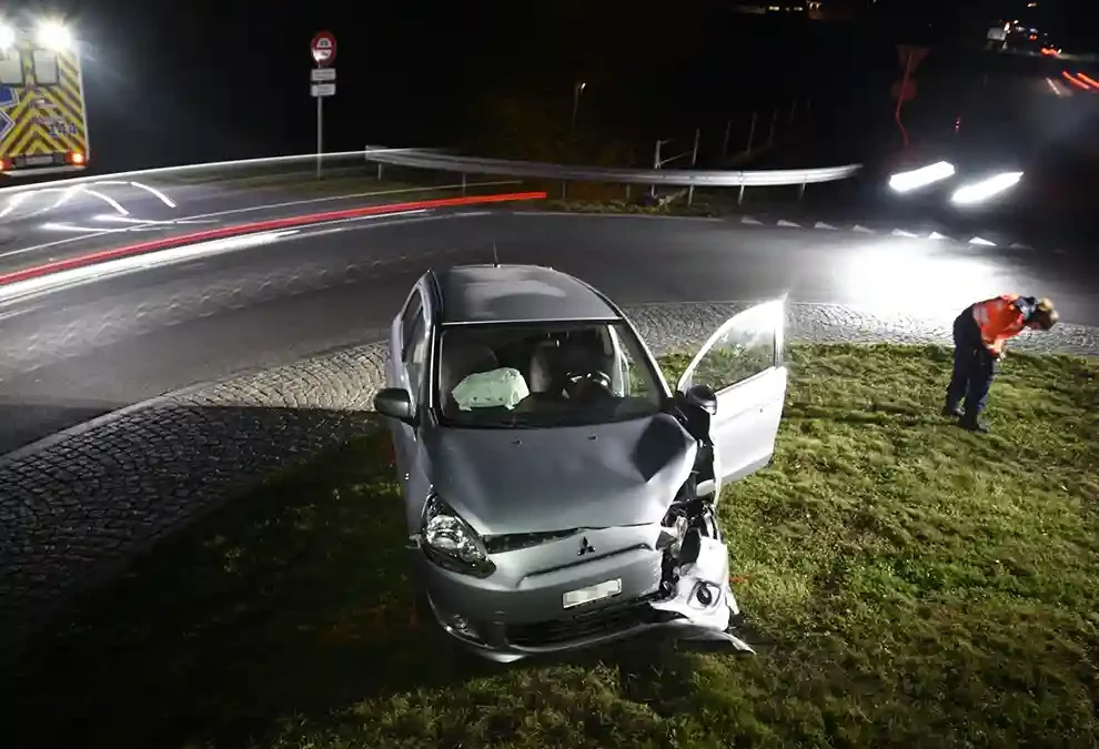 Domat/Ems GR – Kollision in Verkehrskreisel