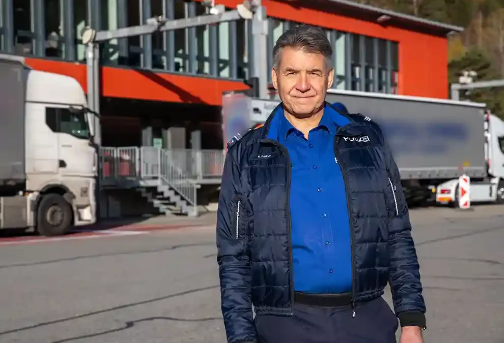 Unterrealta GR – In 20 Jahren über hunderttausend schwere Motorfahrzeuge kontrolliert