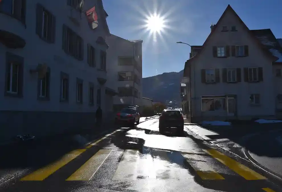 Bonaduz GR – Frau mit Hund auf Fussgängerstreifen angefahren