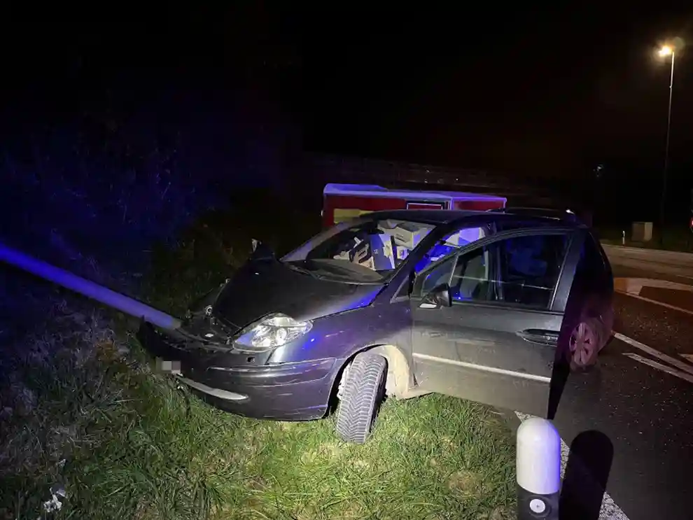 Kölliken: Totalschaden nach Selbstunfall Kölliken: Totalschaden nach Selbstunfall