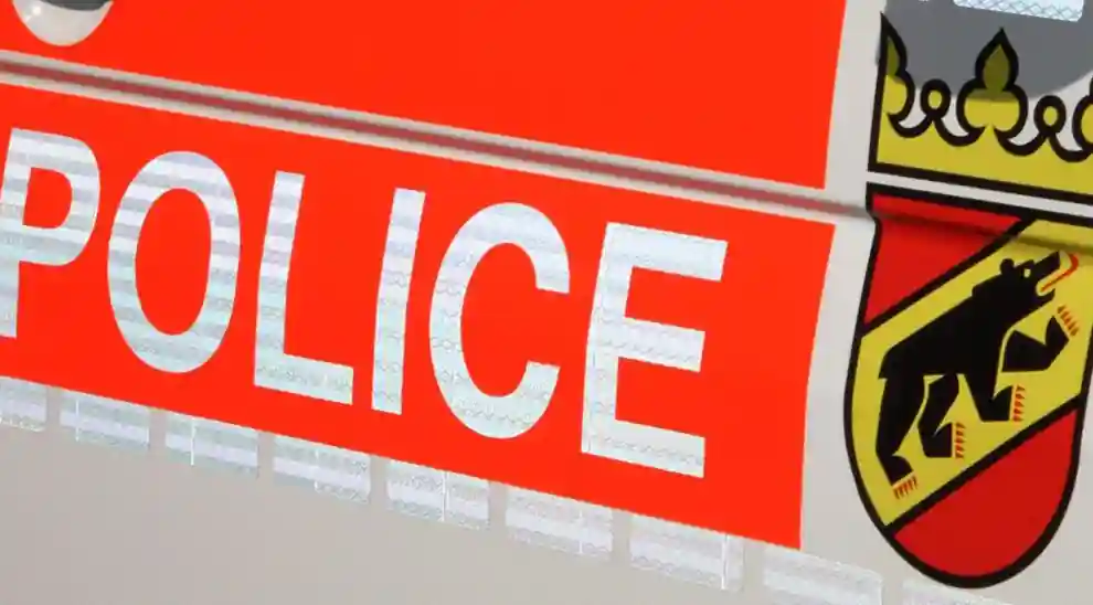 Belp BE – Velofahrer nach Frontalkollision mit Auto schwer verletzt