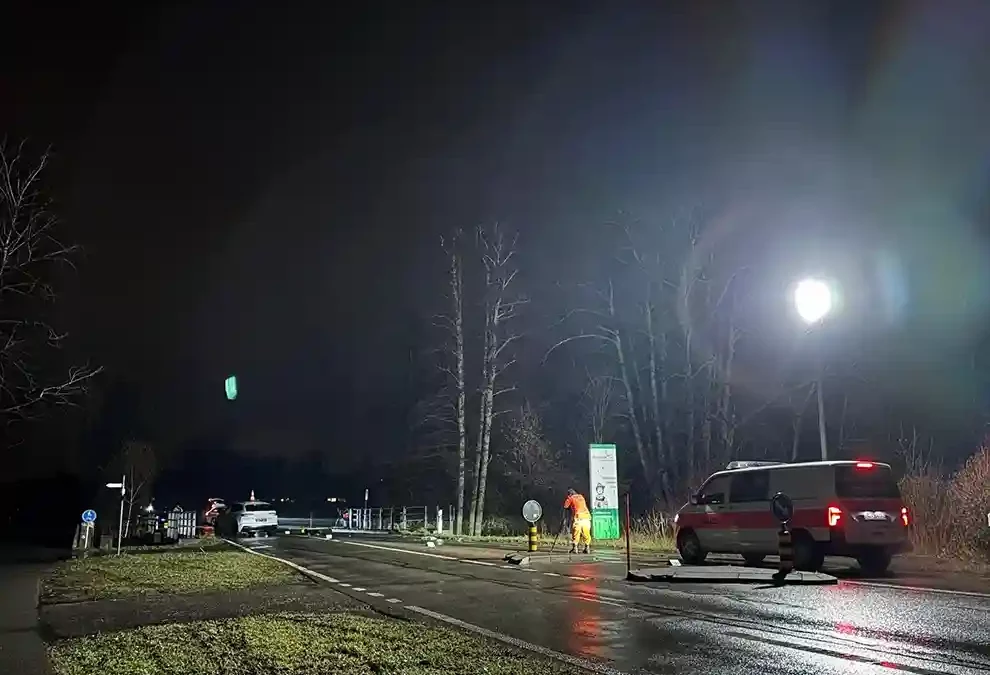 Mönchaltorf ZH – Reiterin wird bei Kollision mit Auto schwer verletzt