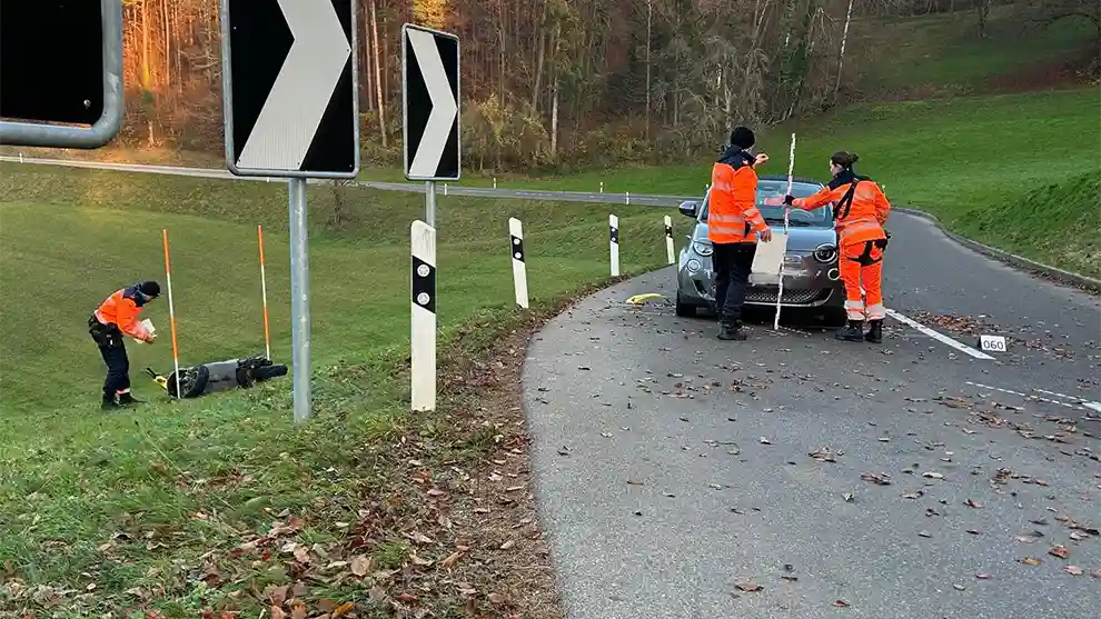 Teufen ZH – Minderjähriger Rollerfahrer stürzt