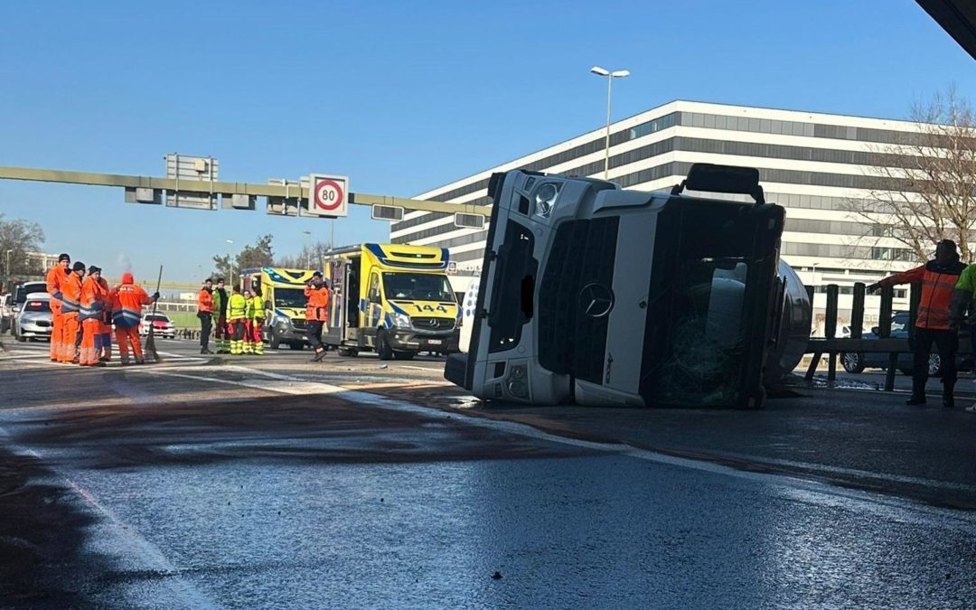 Glattbrugg A11 ZH – Selbstunfall eines Betontransporters