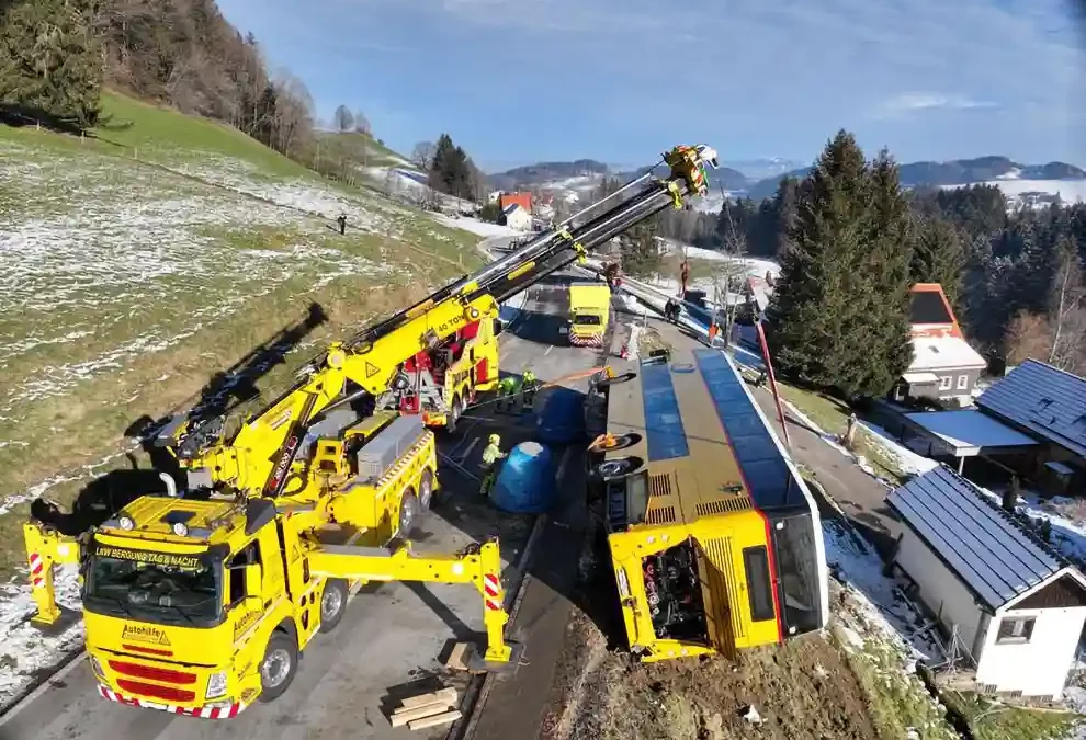 Appenzell Ausserrhoden – Verkehrsunfall mit Postauto