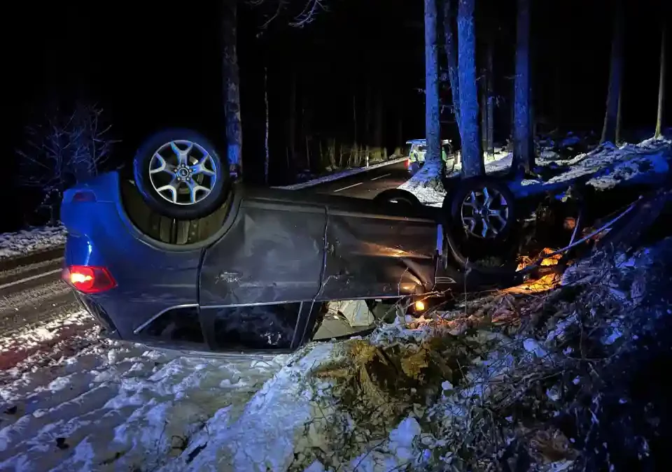 Zofingen AG – Nach Selbstunfall auf dem Dach gelandet