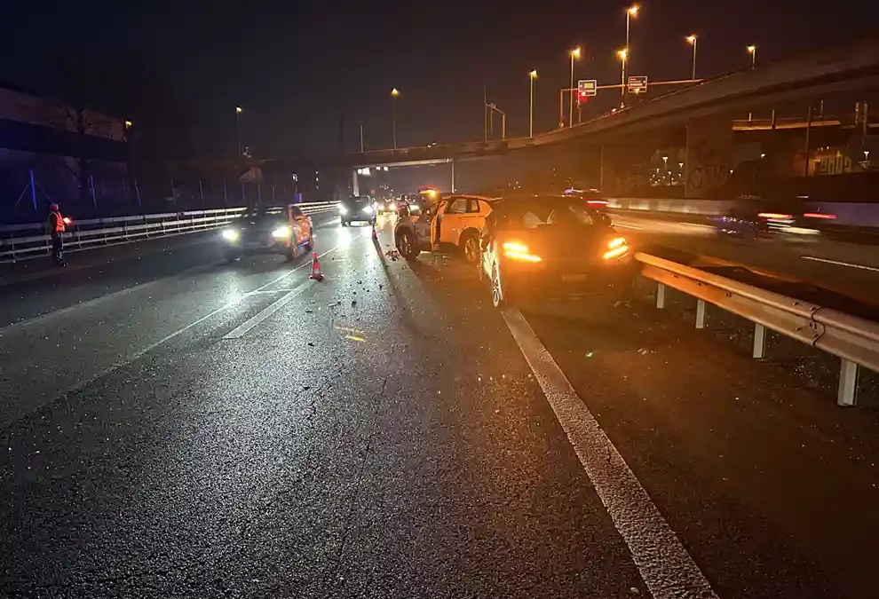 Spreitenbach AG: Unfall aufgrund Spurwechsel auf der A1