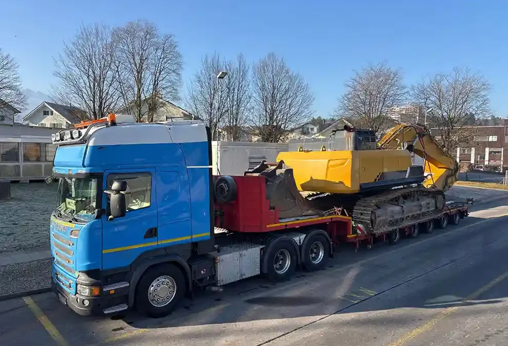 Emmen LU – Polizei stoppt massiv überladenes Sattelmotorfahrzeug