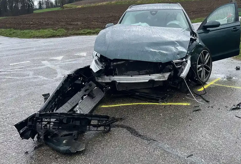 Uerschhausen TG – Autofahrerin bei Kollision verletzt