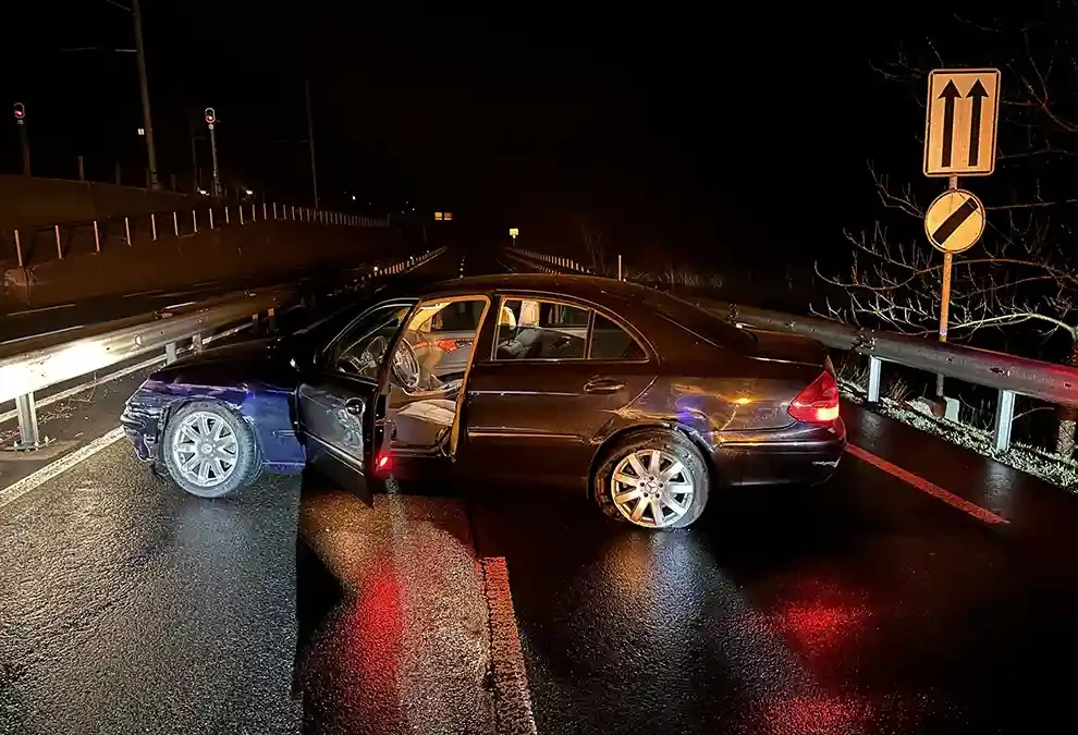 Biberbrugg SZ – Lernfahrer auf Strolchenfahrt verunfallt