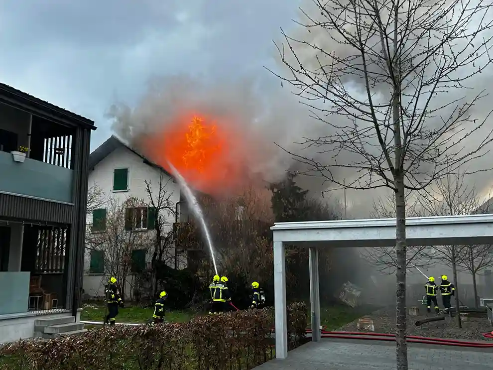 Erlinsbach AG - Brand zerstört Wohnhaus