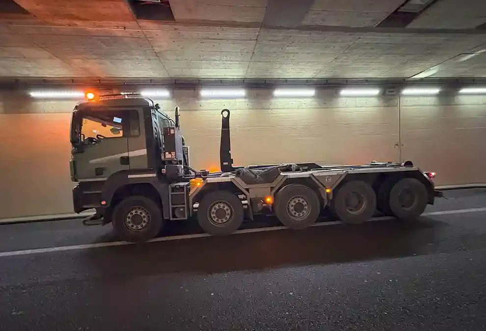 St.Gallen – Muldentransporter beschädigt Tunneldecke – Autobahnausfahrt für mehrere Stunden gesperrt