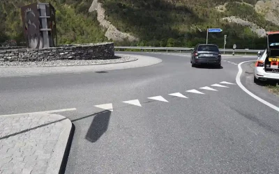 Trimmis GR – Fahrradfahrer in Verkehrskreisel übersehen