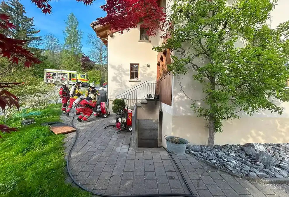 Wernetshausen ZH – Eine Person bei Kellerbrand verletzt