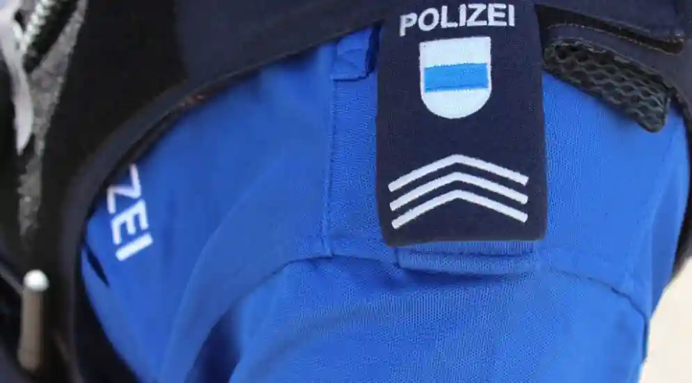 Kanton Zug – Ohne Ausweis, unnötiger Lärm, gefährliches Fahrmanöver