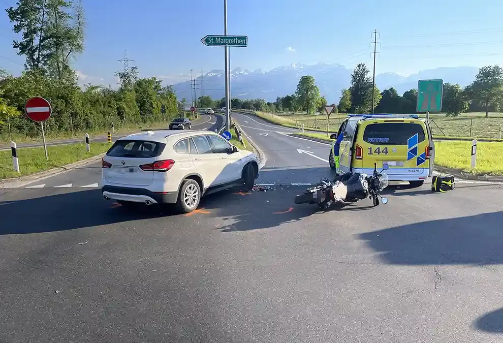 Sennwald SG – Verletzter Motorradfahrer nach Verkehrsunfall