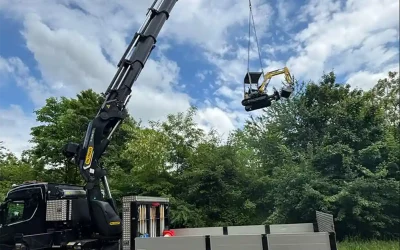 Aesch BL – Bagger rutscht in Birs
