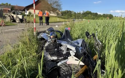 Riedikon ZH – Motorradfahrer bei Verkehrsunfall schwer verletzt