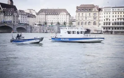 Basel Stadt – Feuerwehr rettet Mann aus Rhein