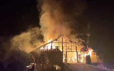Tuggen SZ – Stall durch Brand zerstört