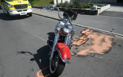 Mols SG – Unfall zwischen Motorrad und Auto