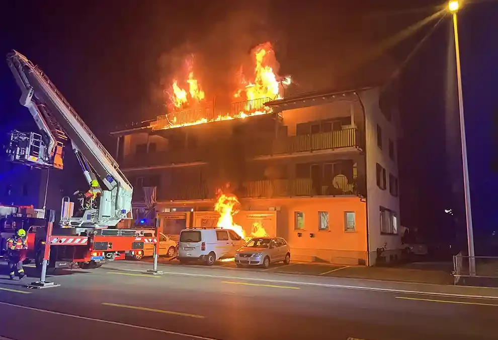 Schmerikon SG – Brand von Mehrfamilienhaus