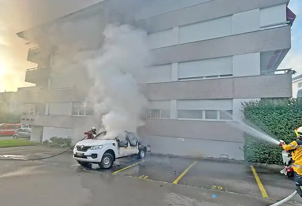 Kreuzlingen TG – Lieferwagen in Brand geraten