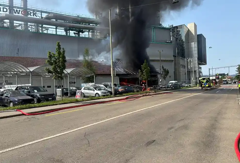 Winterthur ZH – Brand in Autogarage fordert Leichtverletzten