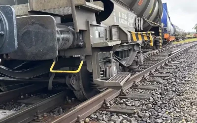 Arch BE – Lokomotive bei Rangierarbeiten entgleist – eine Person verletzt