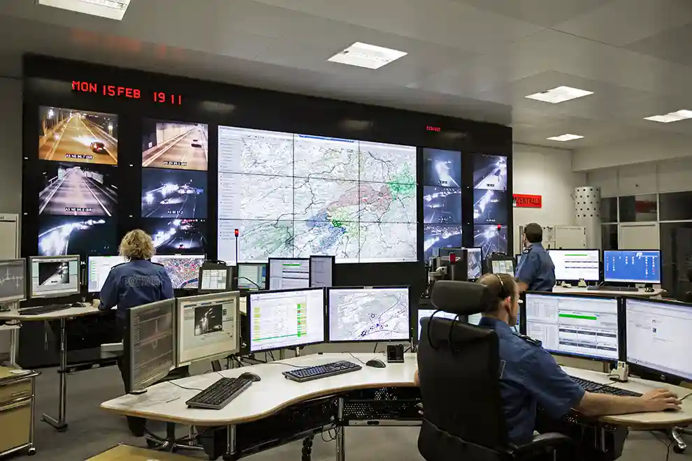 Autobahn A2 bei Hägendorf: Verkehrsunfall mit fünf beteiligten Autos führt zu Verkehrsbehinderungen – niemand verletzt Autobahn A2 bei Hägendorf: Verkehrsunfall mit fünf beteiligten Autos führt zu Verkehrsbehinderungen – niemand verletzt