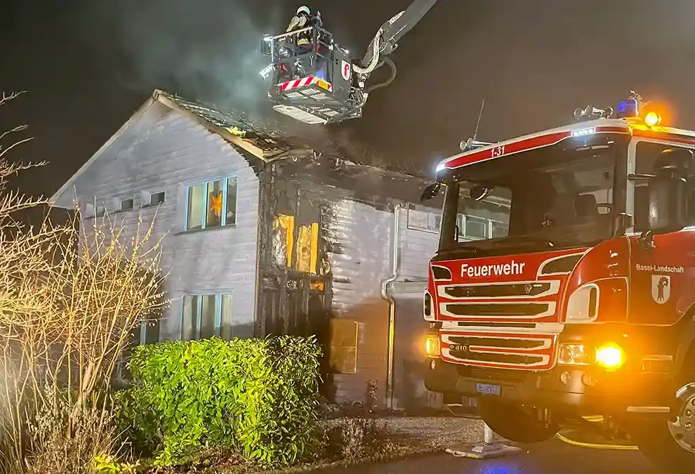 Liesberg BL – Brandausbruch an Einfamilienhaus erfordert Feuerwehreinsatz
